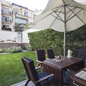 - Private Pool And Garden Center Apartamento